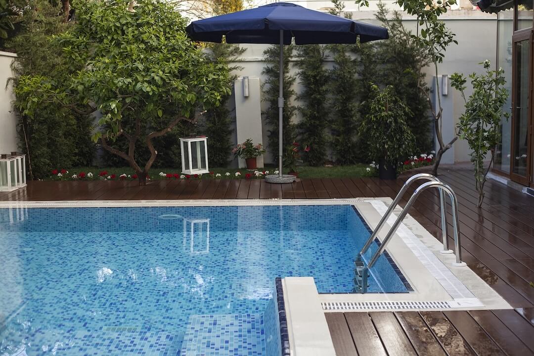About Hialeah Gardens Pool Cleaning